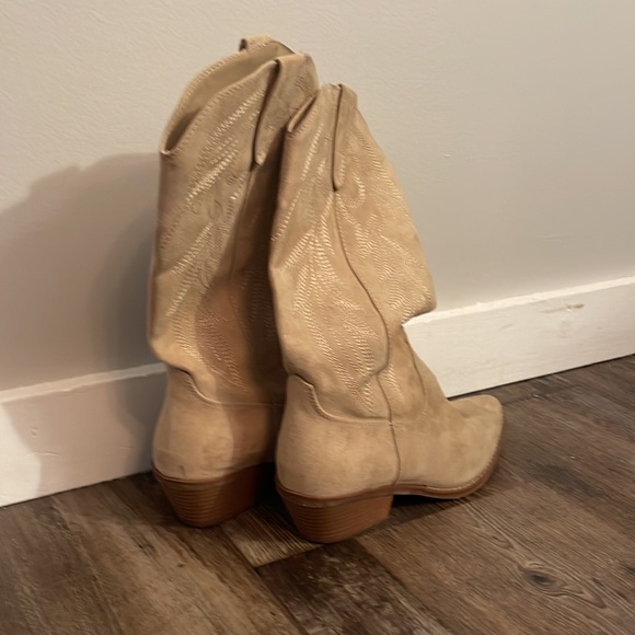 Madden Girl Cowgirl Boots - Picture 3 of 3